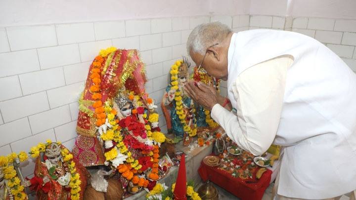 राज्यपाल श्री पटेल ने राजभवन में कन्या-पूजन किया